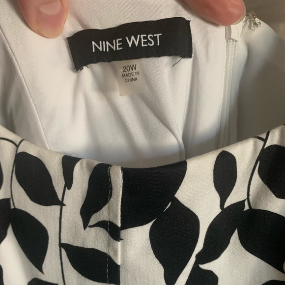 Nine West floral dress w/ yellow flowers size 20w - Picture 4 of 4